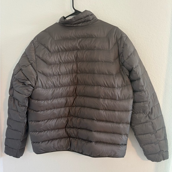 Eddie Bauer First Ascent Men's Lightweight Puffer Jacket - Picture 8 of 10